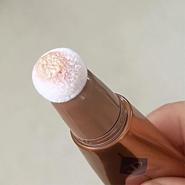Жидкий хайлайтер Charlotte Tilbury Beauty Highlighter Wand (Spotlight) 2005 фото