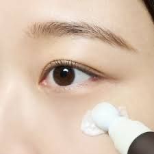 Антивозрастной крем под глаза с бакучиолом от SKIN1004 Madagascar Centella Probio-Cica Bakuchiol Eye Cream 1050 фото