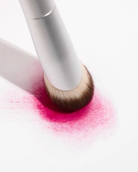 Скошений пензлик для румян UNICO brush blush&contouring 1196 фото