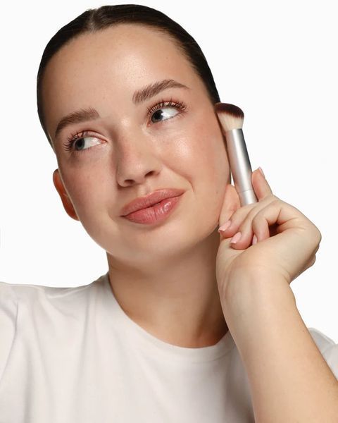 Кисть для бесшовного нанесения тональной основы UNICO MAKEUP BRUSH Flawless Foundation 2562 фото