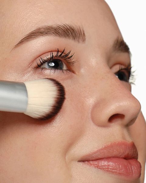 Кисть для бесшовного нанесения тональной основы UNICO MAKEUP BRUSH Flawless Foundation 2562 фото
