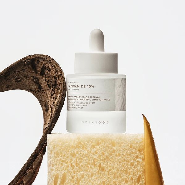 Тонізуюча сироватка для сяйва шкіри Skin 1004 Madagascar Centella Niacinamide 10 Boosting Shot Ampoule 750 фото