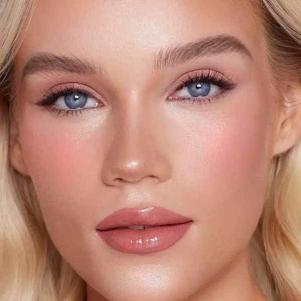 Кремовые матовые румяна Charlotte Tilbury Matte Beauty Blush Wand  2003 фото