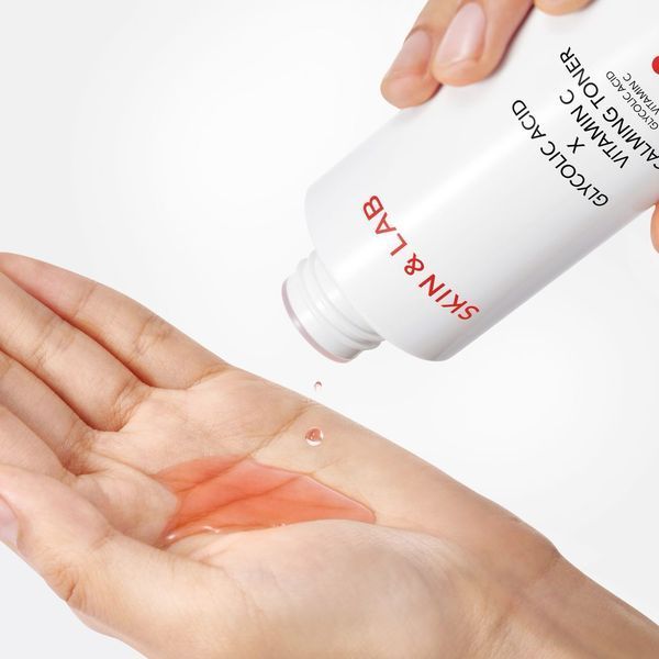 Заспокійливий тонер з гліколевою кислотою та вітаміном C SKIN&LAB Glycolic Acid &times; Vitamin C Calming Toner 2357 фото