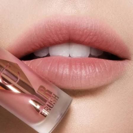 Жидкая матовая помада Charlotte Tilbury Airbrush Flawless Matte Lip Blur Liquid Lipstick - Pillow Talk Blur 2006 фото