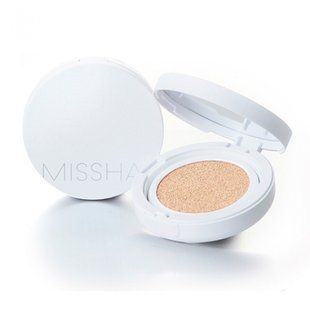 Белый кушон Missha Magic Cushion Moist Up SPF50+/PA+++ 101 фото